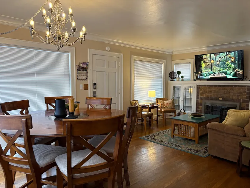 Seattle Queen Anne 7 BR 3 BA One Block to SPU - Image 1