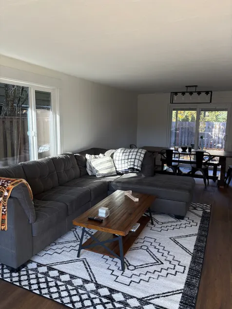 Three bedroom quiet house - Image 1