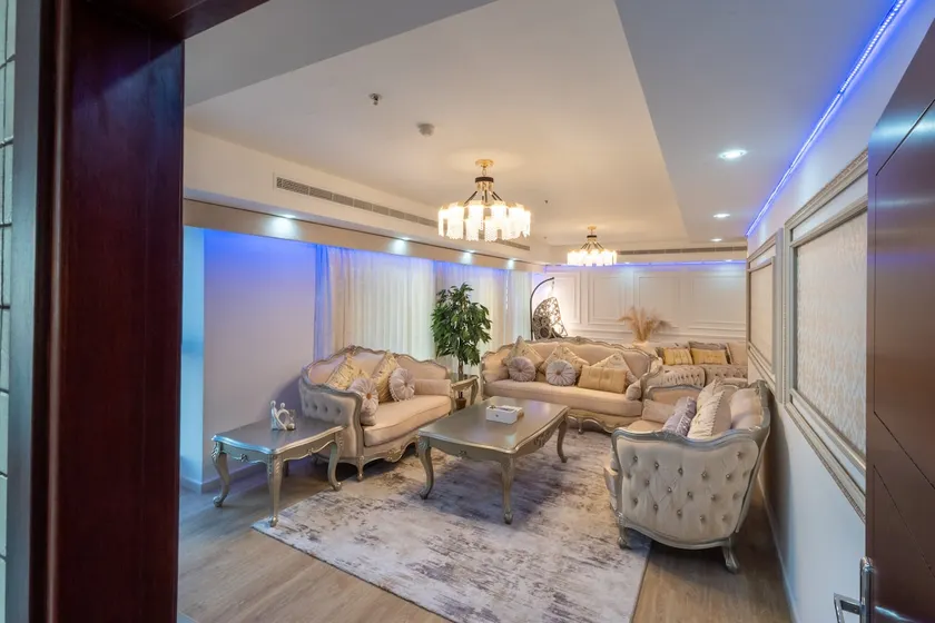 Veer Apartments - 87th Floor Penthouse Full Sea View 5 BHK - Image 1