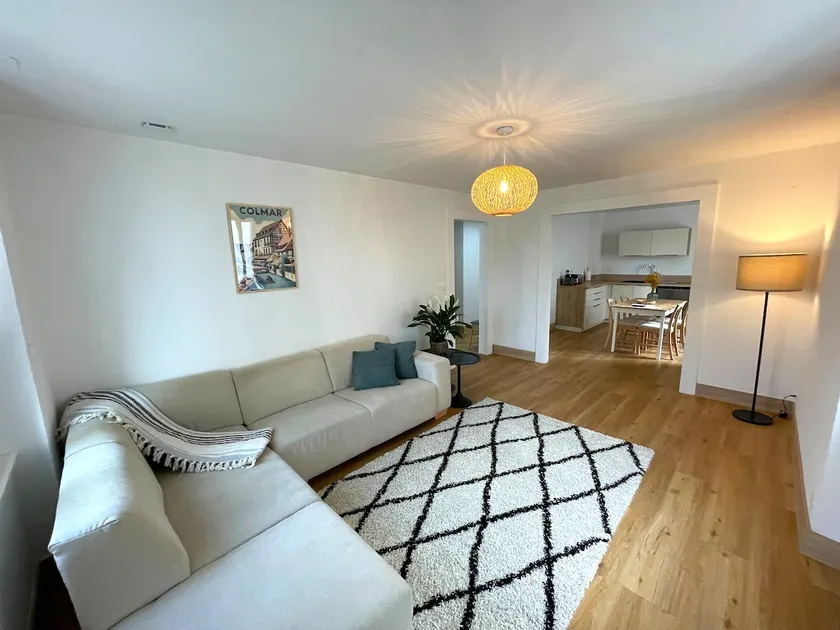 Modern and Spacious, 10 min from the Train Station - Image 1