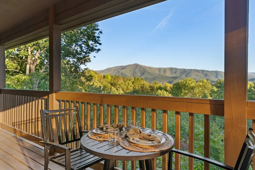 Views for Miles! |Couples Cottage - Image 1