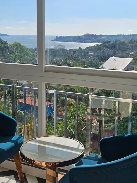 Sea View 3BHK Luxury Apt 10 Mints From Candolim - Image 1