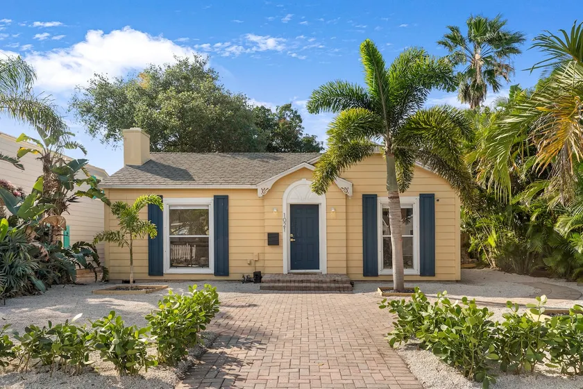 Incredible 3br Home w/Yard near Beach and Downtown - Image 1