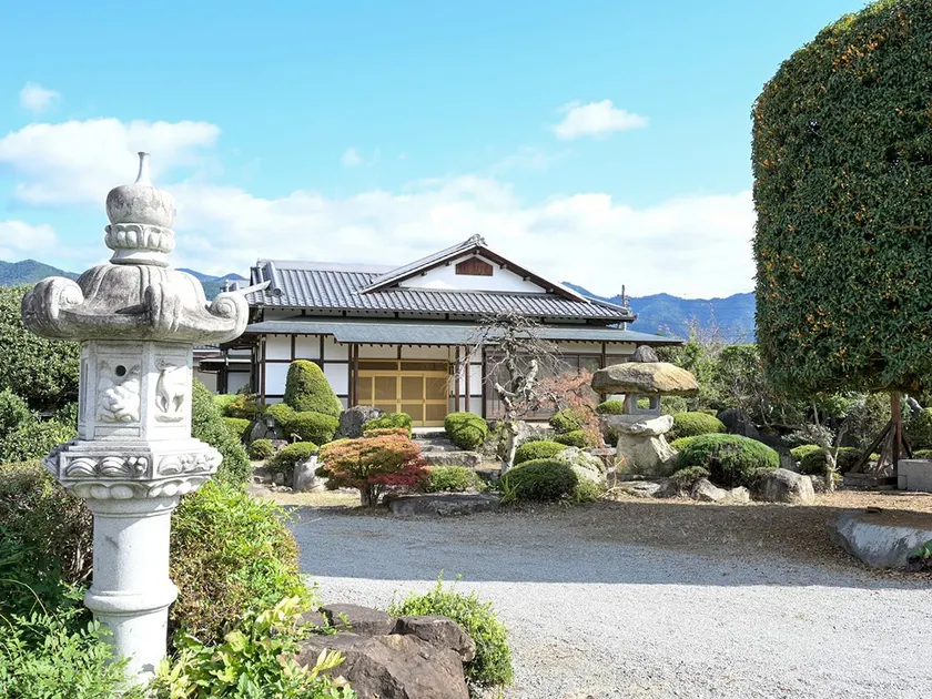 Sukiya-style private rental surrounded by a Japanese garden (up to 5 people) · Children welcome / Neighboring winery tours are also OK - Image 1