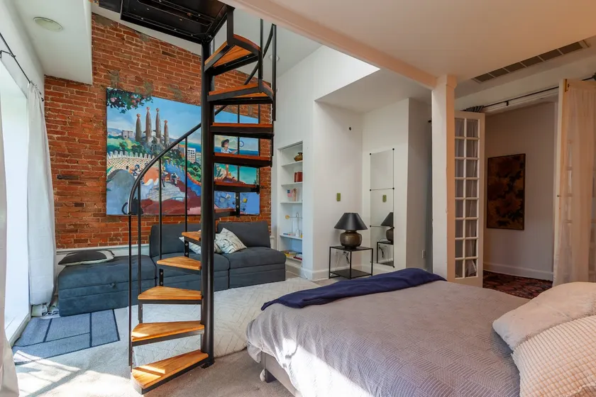 Downtown Victorian home w/Stunning Roof & Parking - Image 1