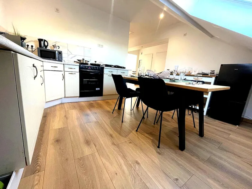 Bright and equipped 3-bedroom apartment – ideal for families & pros - Image 1