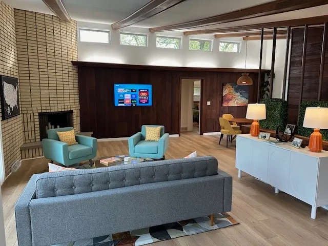 Retro Home - Image 1