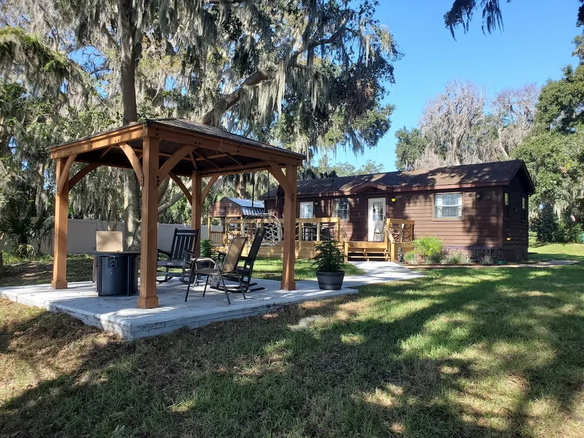 Lakefront Magic Wilderness Cabin - Image 1
