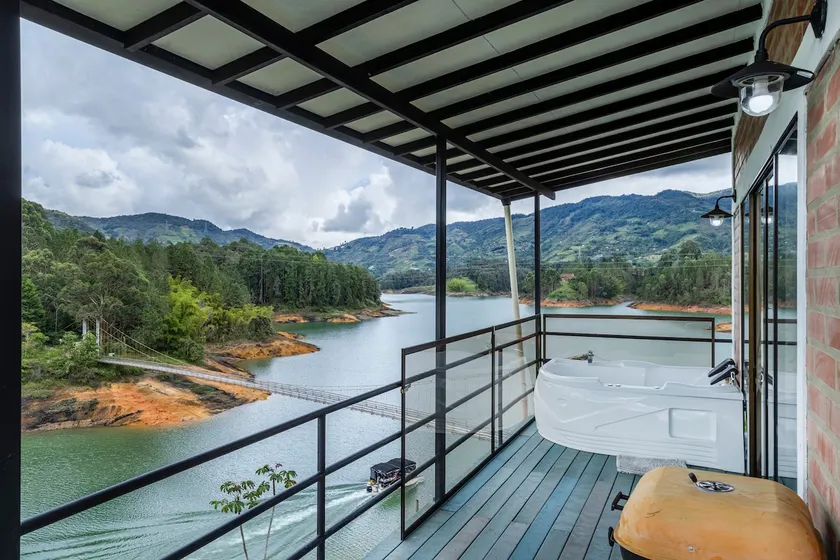 Cabin in El Peñol with the best view and a jacuzzi - Image 1