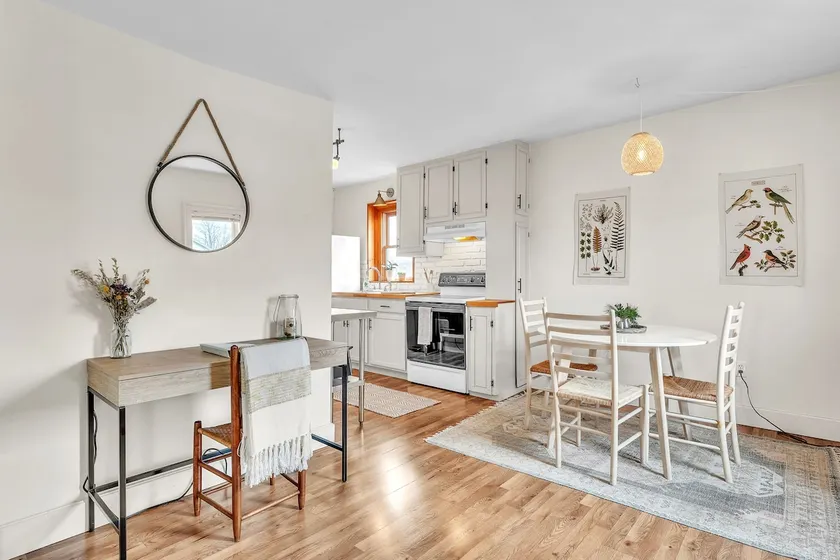 Little City Brick Apt B - Downtown Vergennes - Image 1