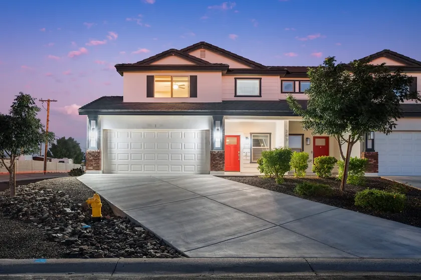 Cozy Home w/ Superstition Mountain Views - Image 1