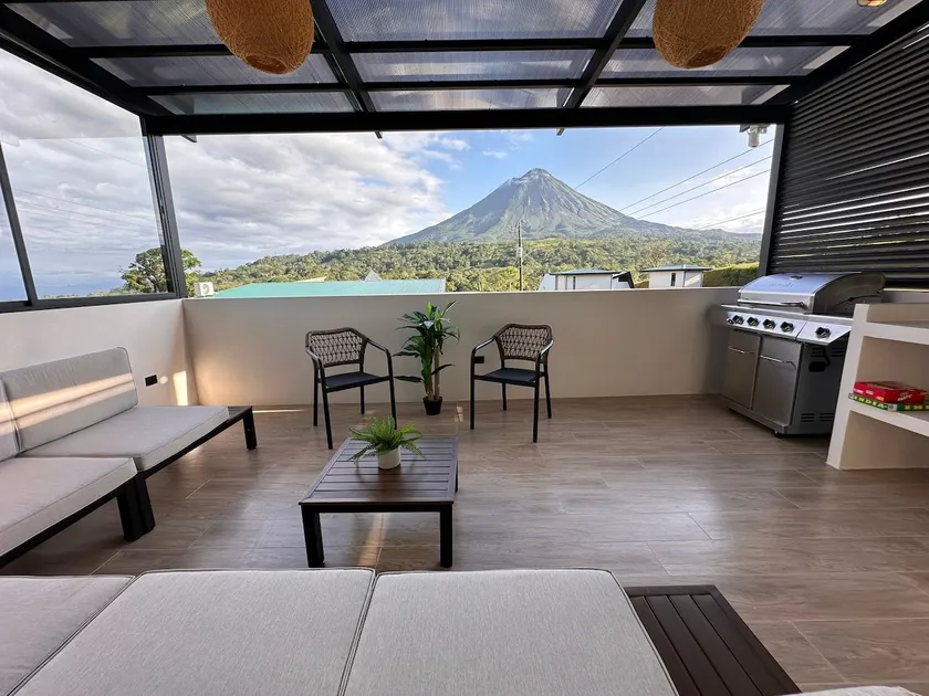 Captivating villa, heated pool, amazing views! - Image 1