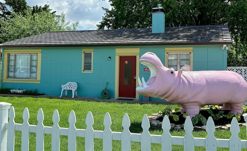 The HIPPO House! All 1950s Mini-Golf! MCM Lustron - Image 1