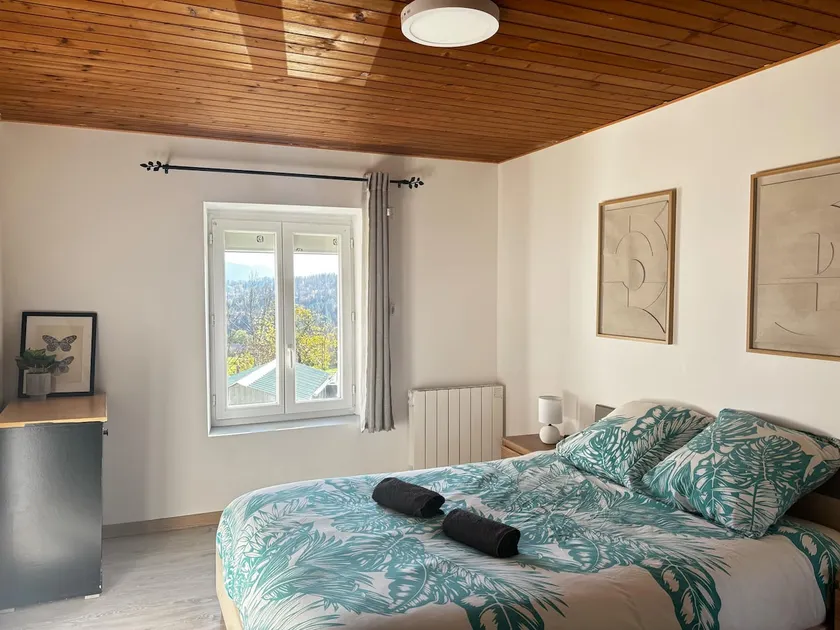 Apartment with mountain view, nature & skiing nearby - Image 1