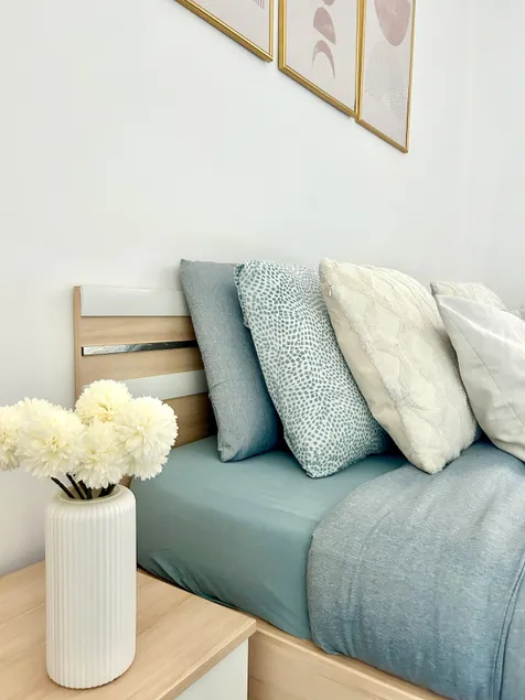 Lakeside Suite | Stylish & Comfortable Getaway! - Image 1