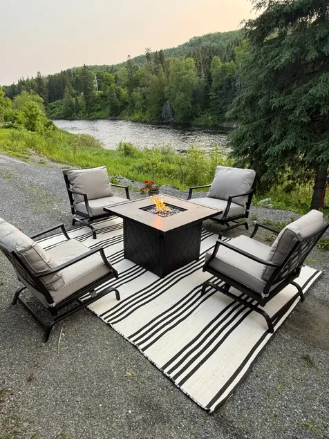 Riverview Retreat! On the River! Near the trails! - Image 1
