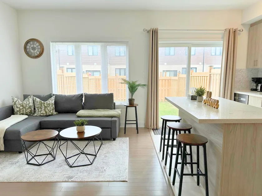 Cozy 3BR Barrie Hub - Private Yard - Easy 2-Car Parking - Image 1