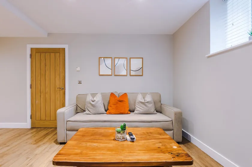 2 Bed City Centre & Free Parking - Image 1