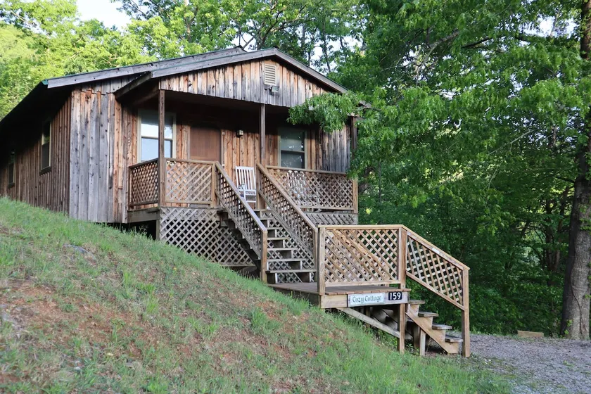 Cozy Cottage-Devil's Bathtub/Nat Tunnel - Image 1