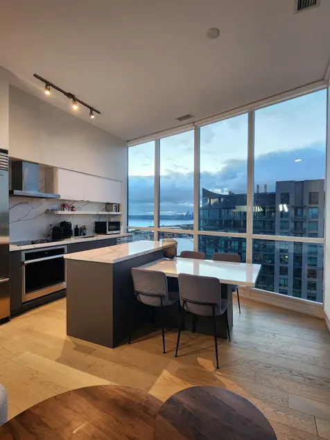 The Luxe Penthouse Fort York - Image 1