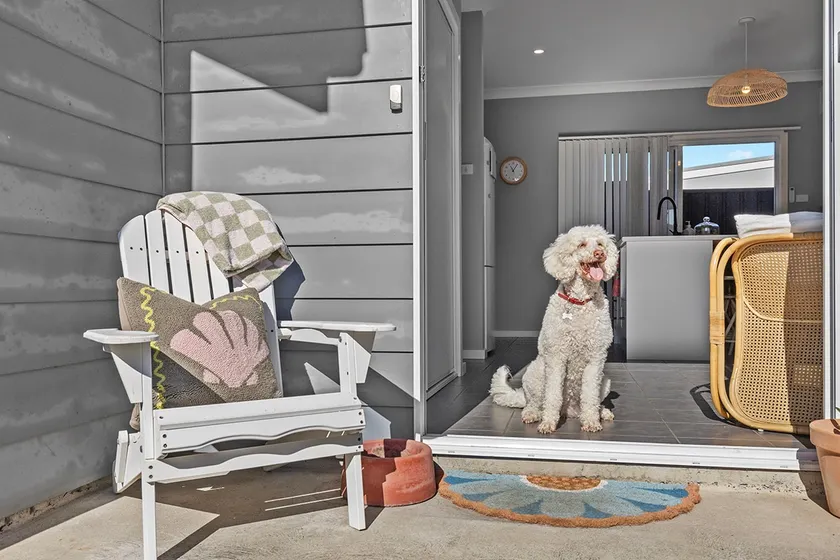 Le Sands | Beachside Stay + Pet Friendly - Image 1