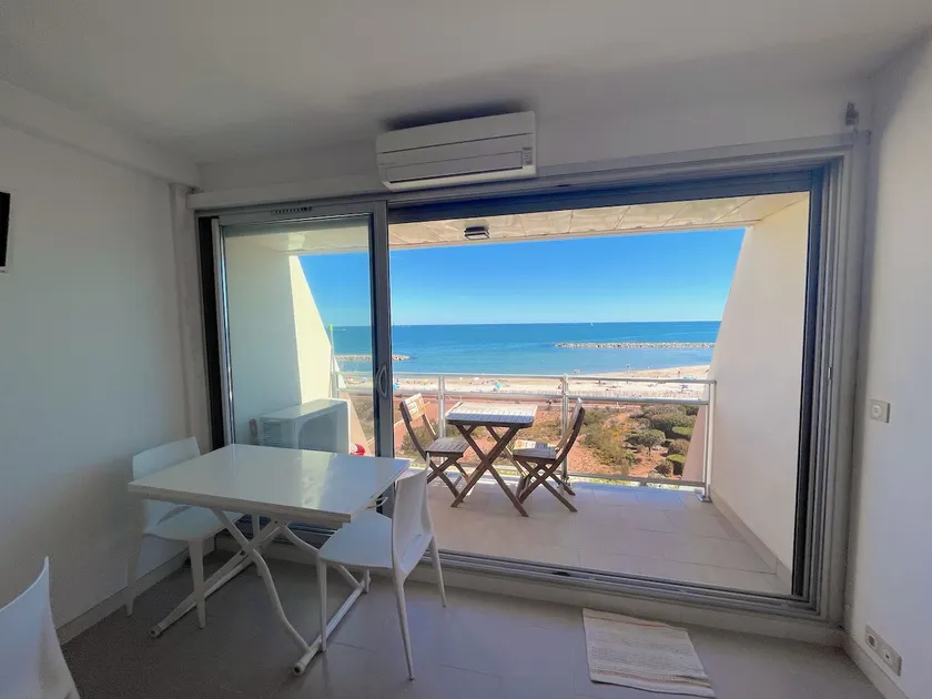 Palavas 2-bedroom facing the sea, truly on the 1st line - Image 1