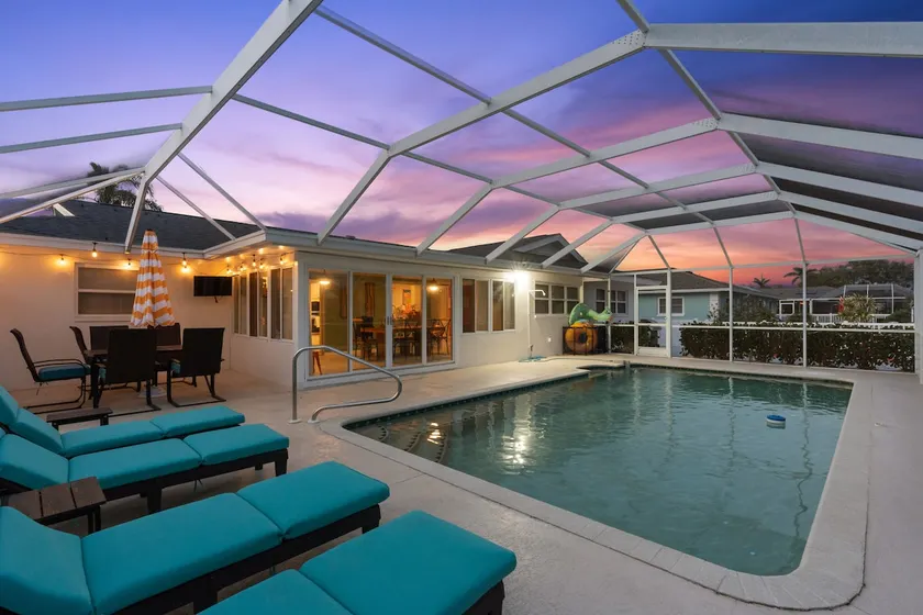 Tropical Getaway: Pool, Putting Green,Near Beaches - Image 1