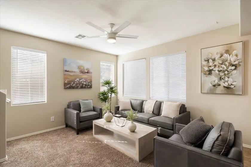Gilbert Home-Pets Welcome-4 bed 3 bath - Image 1