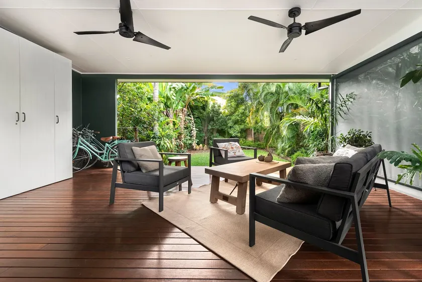 Central Cairns • Pet Friendly • Walk to Esplanade - Image 1