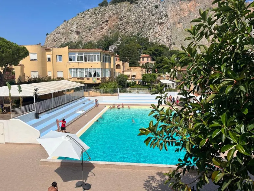 Ashur Wohnungen Mondello Strand - Image 1