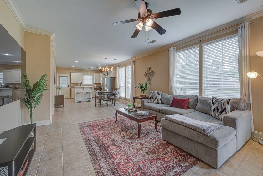 Beautiful Quiet Cozy Home Near LSU and Downtown - Image 1