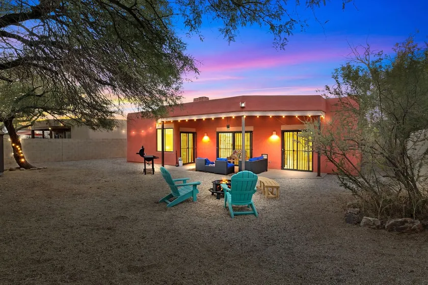 Pet Friendly-Big Yard-Garage-10 min UA-Bike Trails - Image 1
