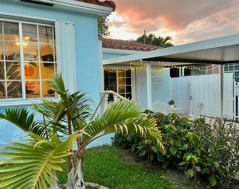 Casa Coral Grove! - Image 1