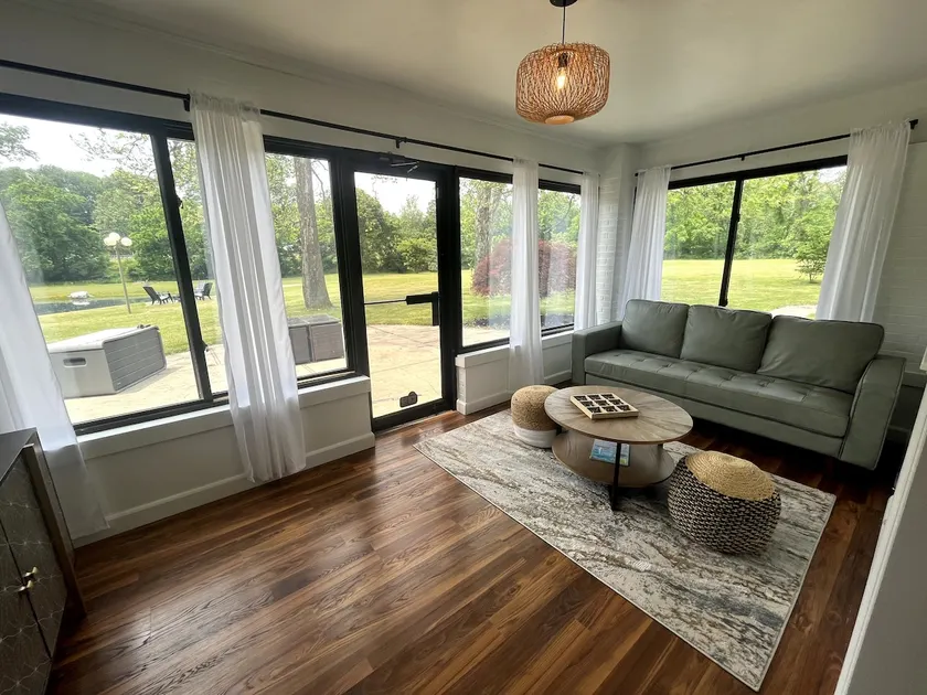 Country Oasis in the City - Image 1