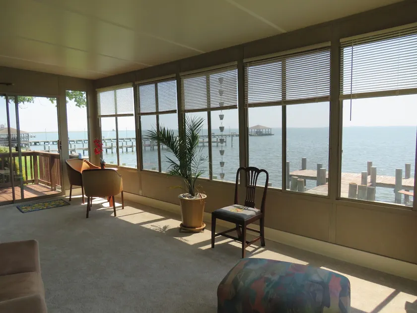 Island View House - Image 1