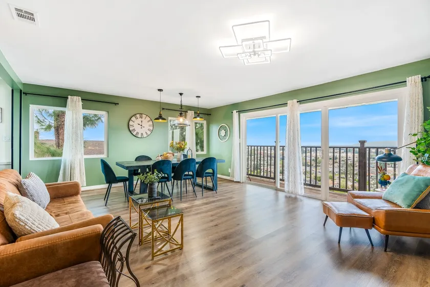 Ideally located easy access & stunning city views！ - Image 1