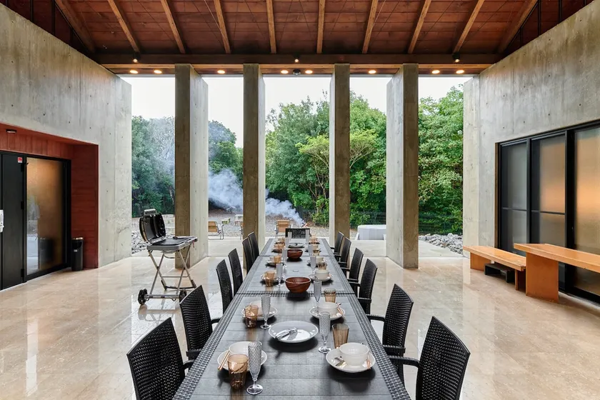 [Former Art Museum] 2500 ㎡ completely private space/up to 19 people/sauna/BBQ/fire pit - Image 1