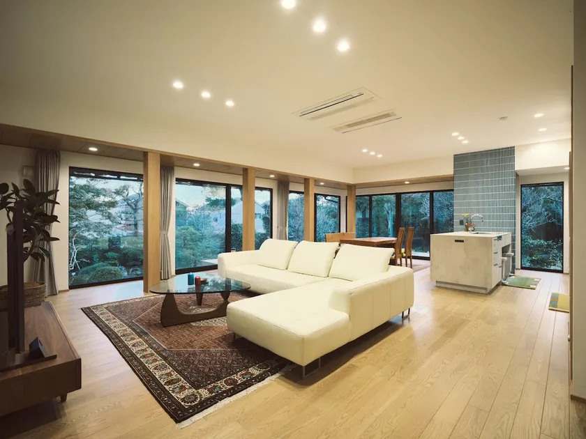 160-year-old renovated kominka house. 2300 m² site, 170 m² building. - Image 1