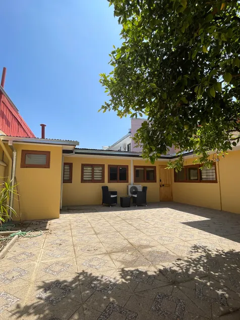 Apart House with private patio - Image 1