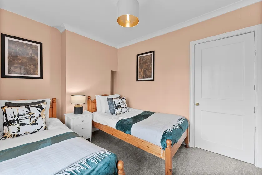 Charming 2 Bedroom Cottage in the Cotswolds - Image 1