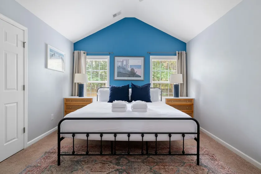 Island Getaway Close to Downtown & Kiawah! - Image 1