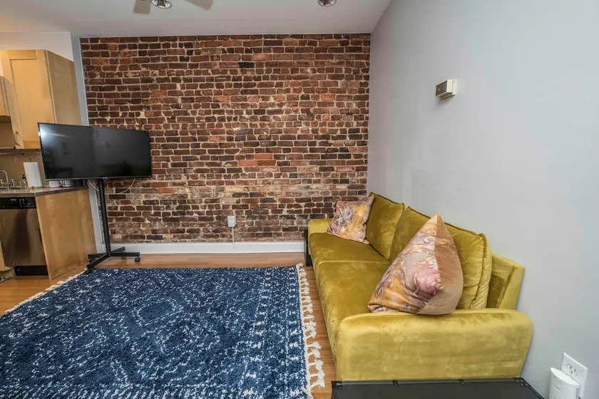 Beautiful Brick Apt Next to VCU - Image 1