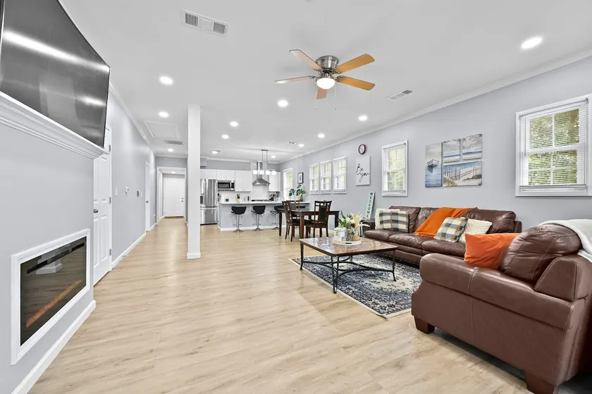 Downtown Atlanta Home Sleeps 8 - Image 1