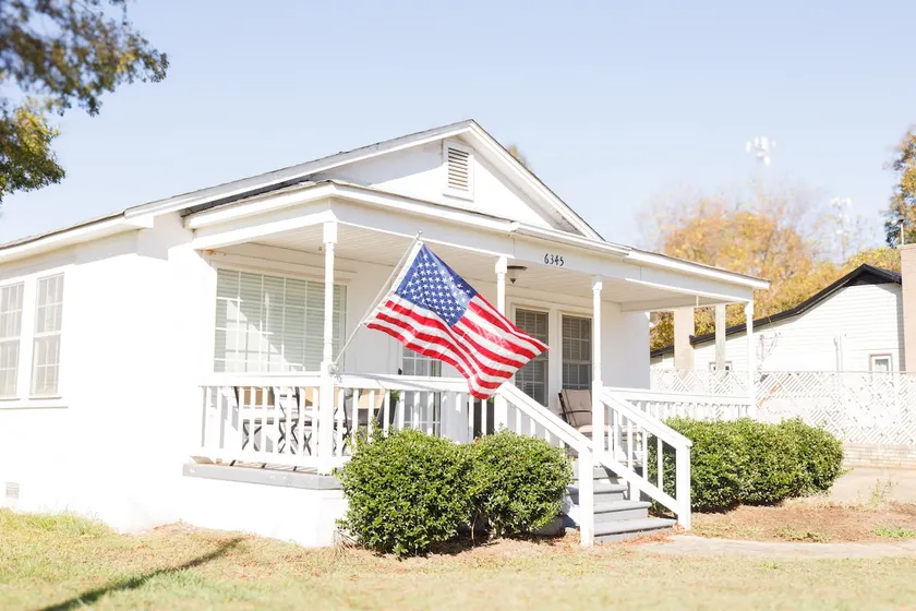Peach Haven Hideaway - Image 1