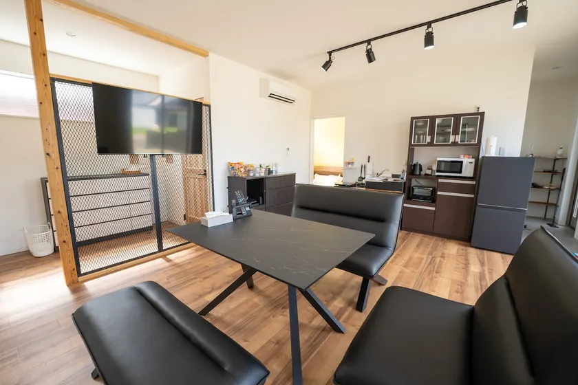 1-minute walk to the sea | Private rental in Aoshima | Surf, group travel, and workation welcome | Free bicycles - Image 1