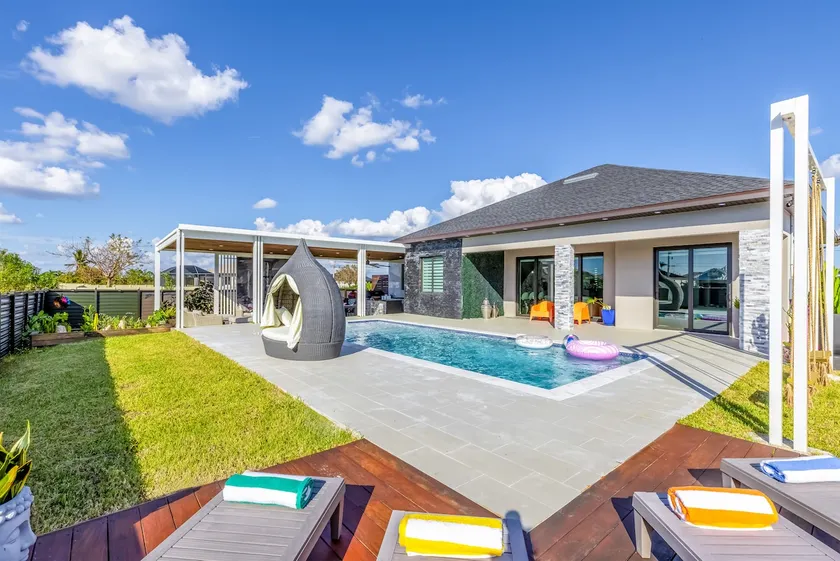 Breeze Luxury Villa | 12PPL | Pool | Games | BBQ - Image 1