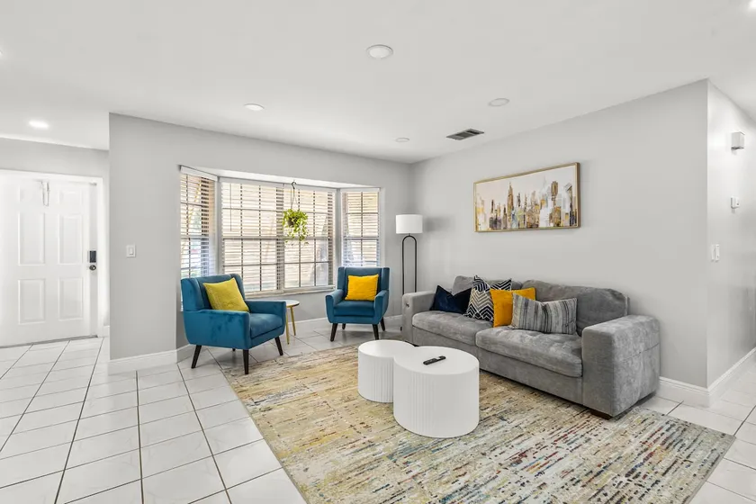 Family-Friendly Home Near Beach + Golf + Parks - Image 1