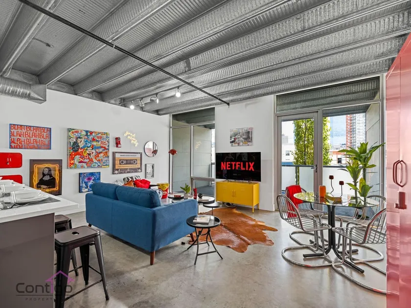 Urban Pop Loft, Near ICE District, UG Parking - Image 1