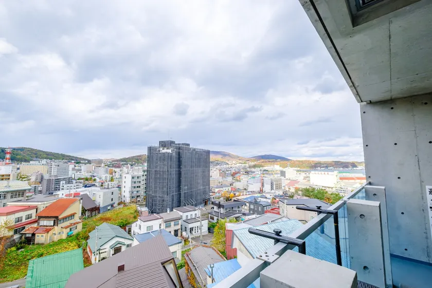 Apartment on a hill overlooking Otaru. Free parking, free Wi-Fi, and the best views! 2-bedroom apartment - Image 1