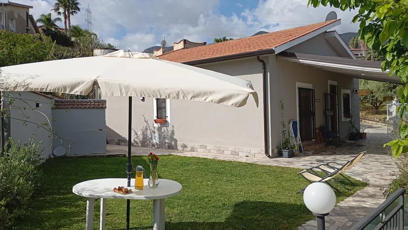 Casa del Gelso Tra Palermo e Cefalù - Image 1
